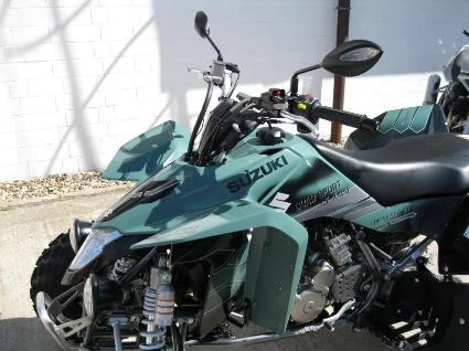 Umbgebautes Motorrad Suzuki Quadsport Z400 Bild 2: Umbgebautes Motorrad Suzuki Quadsport Z400