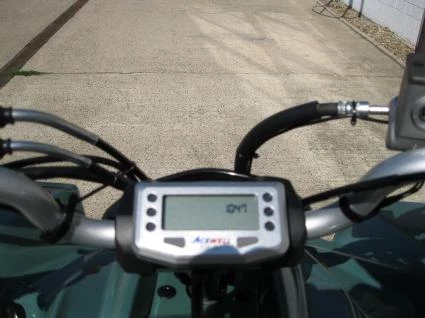 Umbgebautes Motorrad Suzuki Quadsport Z400 Bild 7: Umbgebautes Motorrad Suzuki Quadsport Z400