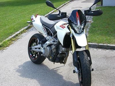 Umgebautes Motorrad Aprilia Dorsoduro 750 von lucky31 - Bild 3 Umgebautes Motorrad Aprilia Dorsoduro 750 von lucky31 - Bild 3
