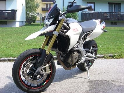 Umgebautes Motorrad Aprilia Dorsoduro 750 von lucky31 - Bild 4 Umgebautes Motorrad Aprilia Dorsoduro 750 von lucky31 - Bild 4