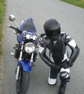 Umgebautes Motorrad Honda CB 600 F Hornet von Drswobi5 - Bild 1 Umgebautes Motorrad Honda CB 600 F Hornet von Drswobi5 - Bild 1