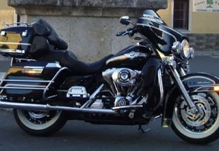 Harley-Davidson Electra Glide Classic FLHTC Harley-Davidson Electra Glide Classic FLHTC