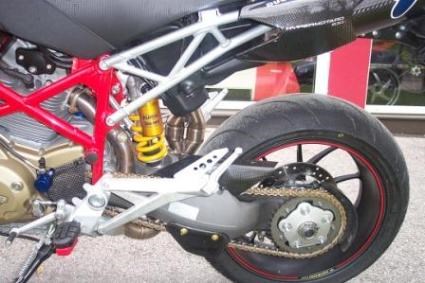 Umgebautes Motorrad Ducati Hypermotard 1100 S von Braunbart Heribert Kilian GmbH - DUCATI SALZBURG - Bild 3 Umgebautes Motorrad Ducati Hypermotard 1100 S von Braunbart Heribert Kilian GmbH - DUCATI SALZBURG - Bild 3
