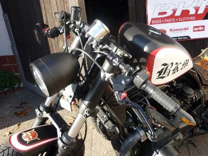 Umbgebautes Motorrad Kawasaki GPZ 1100 Bild 8: Umbgebautes Motorrad Kawasaki GPZ 1100