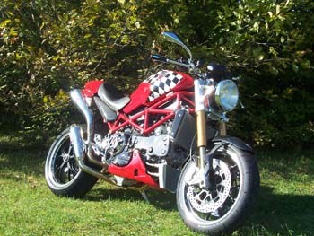 Umgebautes Motorrad Ducati Monster S4RS von Schilling IM Racing GmbH & Co. KG - Bild 2 Umgebautes Motorrad Ducati Monster S4RS von Schilling IM Racing GmbH & Co. KG - Bild 2