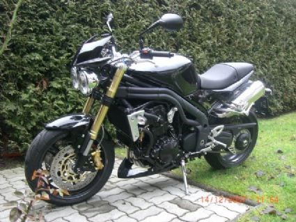 Umgebautes Motorrad Triumph Speed Triple 1050 von Raffi1972 - Bild 1 Umgebautes Motorrad Triumph Speed Triple 1050 von Raffi1972 - Bild 1