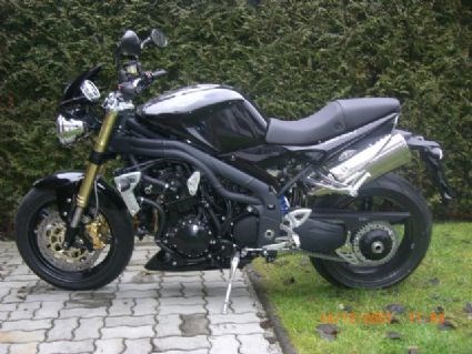Umgebautes Motorrad Triumph Speed Triple 1050 von Raffi1972 - Bild 2 Umgebautes Motorrad Triumph Speed Triple 1050 von Raffi1972 - Bild 2