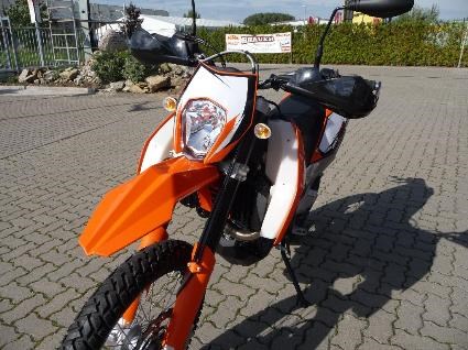 Umgebautes Motorrad KTM 690 Enduro von Bräuer Motorradsport KG - Bild 3 Umgebautes Motorrad KTM 690 Enduro von Bräuer Motorradsport KG - Bild 3