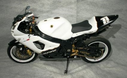 Umgebautes Motorrad Suzuki GSX-R 1000 von zissy1989 - Bild 3 Umgebautes Motorrad Suzuki GSX-R 1000 von zissy1989 - Bild 3