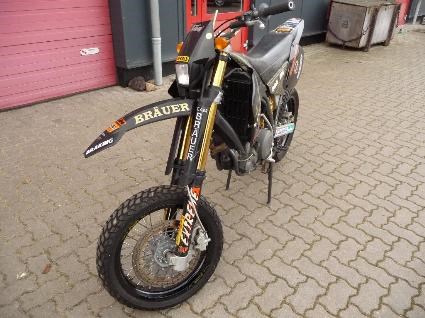 Umgebautes Motorrad KTM 640 LC4 Supermoto von Bräuer Motorradsport KG - Bild 2 Umgebautes Motorrad KTM 640 LC4 Supermoto von Bräuer Motorradsport KG - Bild 2