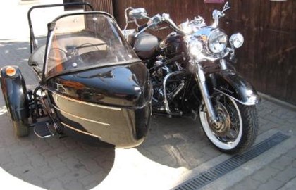 Harley-Davidson Road King Classic FLHRC Custom Bike Harley-Davidson Road King Classic FLHRC Custom Bike