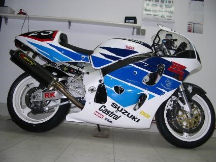 Umgebautes Motorrad Suzuki GSX-R 750 von GSN Motorraeder - Bild 2 Umgebautes Motorrad Suzuki GSX-R 750 von GSN Motorraeder - Bild 2