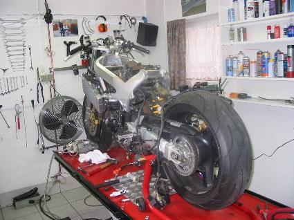 Umgebautes Motorrad Honda VTR 1000 F Fire Storm von GSN Motorraeder - Bild 5 Umgebautes Motorrad Honda VTR 1000 F Fire Storm von GSN Motorraeder - Bild 5