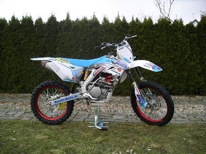 Umgebautes Motorrad Suzuki RM-Z250 von Motorradsport GIGLA GbR - Bild 2 Umgebautes Motorrad Suzuki RM-Z250 von Motorradsport GIGLA GbR - Bild 2