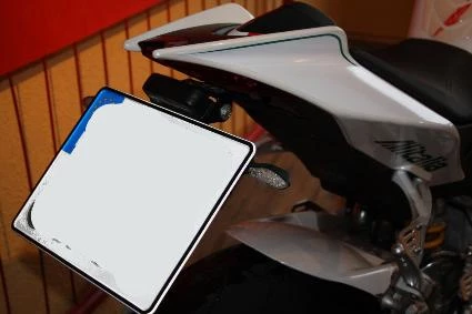 Umbgebautes Motorrad Aprilia RSV 4 R Bild 3: Umbgebautes Motorrad Aprilia RSV 4 R