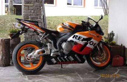 Honda CBR1000RR Fireblade Custom Bike Honda CBR1000RR Fireblade Custom Bike