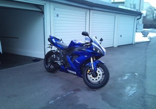 Yamaha R1