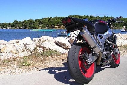 Umgebautes Motorrad Honda CBR 900 RR Fireblade von hardcorecbr900 - Bild 1 Umgebautes Motorrad Honda CBR 900 RR Fireblade von hardcorecbr900 - Bild 1