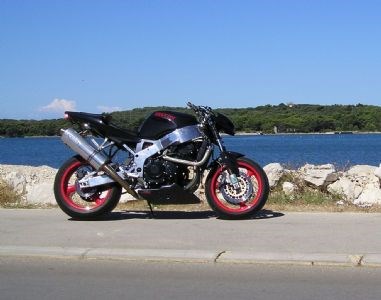 Umgebautes Motorrad Honda CBR 900 RR Fireblade von hardcorecbr900 - Bild 2 Umgebautes Motorrad Honda CBR 900 RR Fireblade von hardcorecbr900 - Bild 2