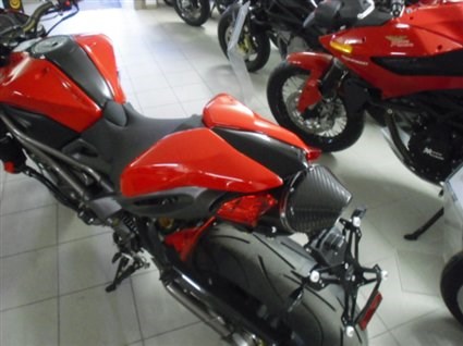 Umgebautes Motorrad Benelli TNT R 160 von A.T.T.-Tiedemann-Motorräder e.Kfm - Bild 8 Umgebautes Motorrad Benelli TNT R 160 von A.T.T.-Tiedemann-Motorräder e.Kfm - Bild 8