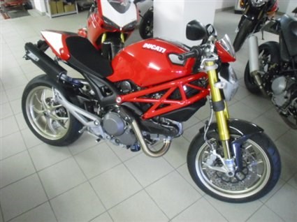 Umgebautes Motorrad Ducati Monster 1100 S von A.T.T.-Tiedemann-Motorräder e.Kfm - Bild 2 Umgebautes Motorrad Ducati Monster 1100 S von A.T.T.-Tiedemann-Motorräder e.Kfm - Bild 2