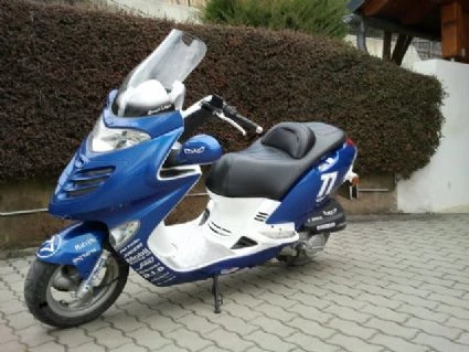 Umgebautes Motorrad Kymco Grand Dink 125 von proworxs77 - Bild 3 Umgebautes Motorrad Kymco Grand Dink 125 von proworxs77 - Bild 3
