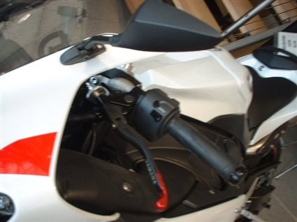 Umgebautes Motorrad Yamaha R1 von MOTO-VÖLKL - Völkl GmbH - Bild 3 Umgebautes Motorrad Yamaha R1 von MOTO-VÖLKL - Völkl GmbH - Bild 3