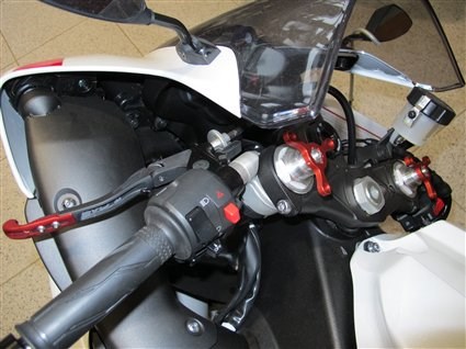 Umgebautes Motorrad Yamaha R1 von MOTO-VÖLKL - Völkl GmbH - Bild 6 Umgebautes Motorrad Yamaha R1 von MOTO-VÖLKL - Völkl GmbH - Bild 6