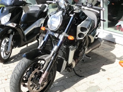 Umgebautes Motorrad Yamaha V-MAX von MOTO-VÖLKL - Völkl GmbH - Bild 5 Umgebautes Motorrad Yamaha V-MAX von MOTO-VÖLKL - Völkl GmbH - Bild 5