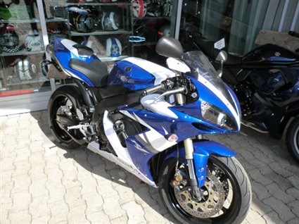 Umgebautes Motorrad Yamaha R1 von MOTO-VÖLKL - Völkl GmbH - Bild 3 Umgebautes Motorrad Yamaha R1 von MOTO-VÖLKL - Völkl GmbH - Bild 3