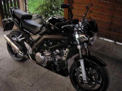 Umgebautes Motorrad Suzuki SV 1000 von Veglargh - Bild 1 Umgebautes Motorrad Suzuki SV 1000 von Veglargh - Bild 1