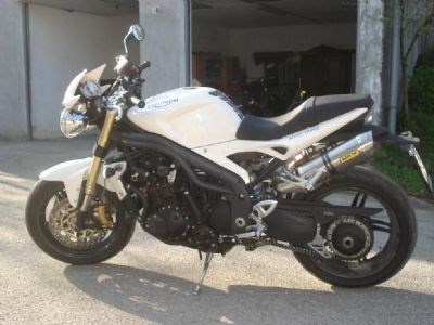 Umgebautes Motorrad Triumph Speed Triple 1050 von user1056577 - Bild 2 Umgebautes Motorrad Triumph Speed Triple 1050 von user1056577 - Bild 2