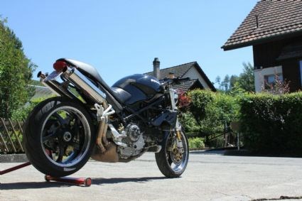 Umgebautes Motorrad Ducati Monster S4R von Desertcruiser - Bild 2 Umgebautes Motorrad Ducati Monster S4R von Desertcruiser - Bild 2