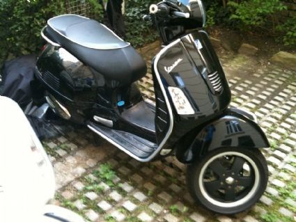 Umgebautes Motorrad Vespa GTS 300 i.e. Super von schnecke10000 - Bild 4 Umgebautes Motorrad Vespa GTS 300 i.e. Super von schnecke10000 - Bild 4