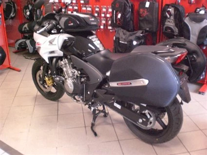 Umbgebautes Motorrad Honda CBF 600 Bild 1: Umbgebautes Motorrad Honda CBF 600