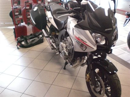 Umbgebautes Motorrad Honda CBF 600 Bild 3: Umbgebautes Motorrad Honda CBF 600