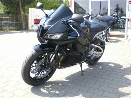 Umgebautes Motorrad Honda CBR600RR von Auto-und Motorradhaus Bürstadt GmbH - Bild 4 Umgebautes Motorrad Honda CBR600RR von Auto-und Motorradhaus Bürstadt GmbH - Bild 4