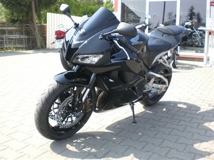 Umbgebautes Motorrad Honda CBR600RR Bild 4: Umbgebautes Motorrad Honda CBR600RR