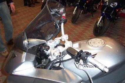 Umgebautes Motorrad Honda VFR 800 F von Auto-und Motorradhaus Bürstadt GmbH - Bild 1