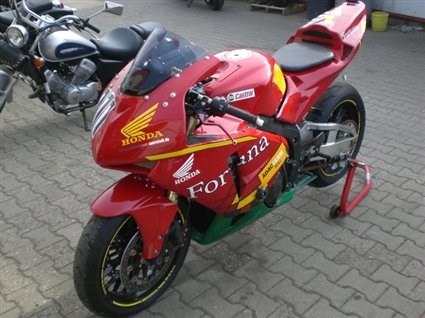 Umgebautes Motorrad Honda CBR600RR von Auto-und Motorradhaus Bürstadt GmbH - Bild 2 Umgebautes Motorrad Honda CBR600RR von Auto-und Motorradhaus Bürstadt GmbH - Bild 2