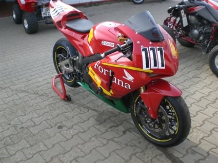 Umgebautes Motorrad Honda CBR600RR von Auto-und Motorradhaus Bürstadt GmbH - Bild 3 Umgebautes Motorrad Honda CBR600RR von Auto-und Motorradhaus Bürstadt GmbH - Bild 3