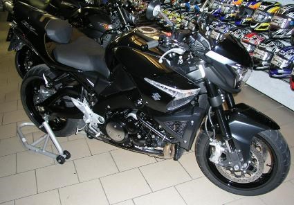 Umgebautes Motorrad Suzuki B-King von Team Stadler GmbH - Bild 2 Umgebautes Motorrad Suzuki B-King von Team Stadler GmbH - Bild 2