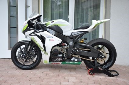 Umgebautes Motorrad Honda CBR1000RR Fireblade von elena1 - Bild 1 Umgebautes Motorrad Honda CBR1000RR Fireblade von elena1 - Bild 1