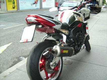 Umgebautes Motorrad Yamaha FZ1 von Pongo - Bild 1 Umgebautes Motorrad Yamaha FZ1 von Pongo - Bild 1