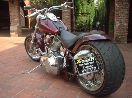 Umgebautes Motorrad Harley-Davidson Softail Custom FXSTC von X-Trem Custombikes - Bild 5 Umgebautes Motorrad Harley-Davidson Softail Custom FXSTC von X-Trem Custombikes - Bild 5