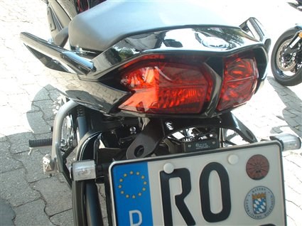 Umgebautes Motorrad Yamaha FZ1 Fazer von MOTO-VÖLKL - Völkl GmbH - Bild 2 Umgebautes Motorrad Yamaha FZ1 Fazer von MOTO-VÖLKL - Völkl GmbH - Bild 2