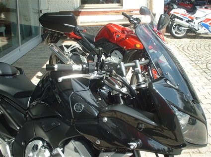 Umgebautes Motorrad Yamaha FZ1 Fazer von MOTO-VÖLKL - Völkl GmbH - Bild 5 Umgebautes Motorrad Yamaha FZ1 Fazer von MOTO-VÖLKL - Völkl GmbH - Bild 5