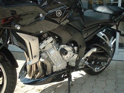 Umgebautes Motorrad Yamaha FZ1 Fazer von MOTO-VÖLKL - Völkl GmbH - Bild 7 Umgebautes Motorrad Yamaha FZ1 Fazer von MOTO-VÖLKL - Völkl GmbH - Bild 7