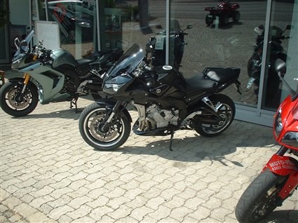 Umgebautes Motorrad Yamaha FZ1 Fazer von MOTO-VÖLKL - Völkl GmbH - Bild 8 Umgebautes Motorrad Yamaha FZ1 Fazer von MOTO-VÖLKL - Völkl GmbH - Bild 8