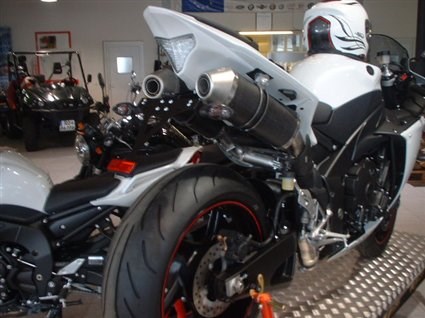 Umgebautes Motorrad Yamaha R1 von MOTO-VÖLKL - Völkl GmbH - Bild 2 Umgebautes Motorrad Yamaha R1 von MOTO-VÖLKL - Völkl GmbH - Bild 2